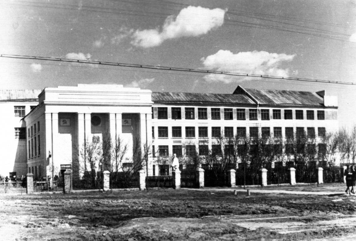 здание Пединститута 1947 г Зд в гг войны б инженерный факультет академии 2