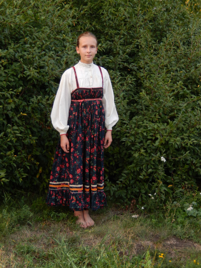 Традиционный русский костюм (рубаха и сарафан) из д. Солояз
